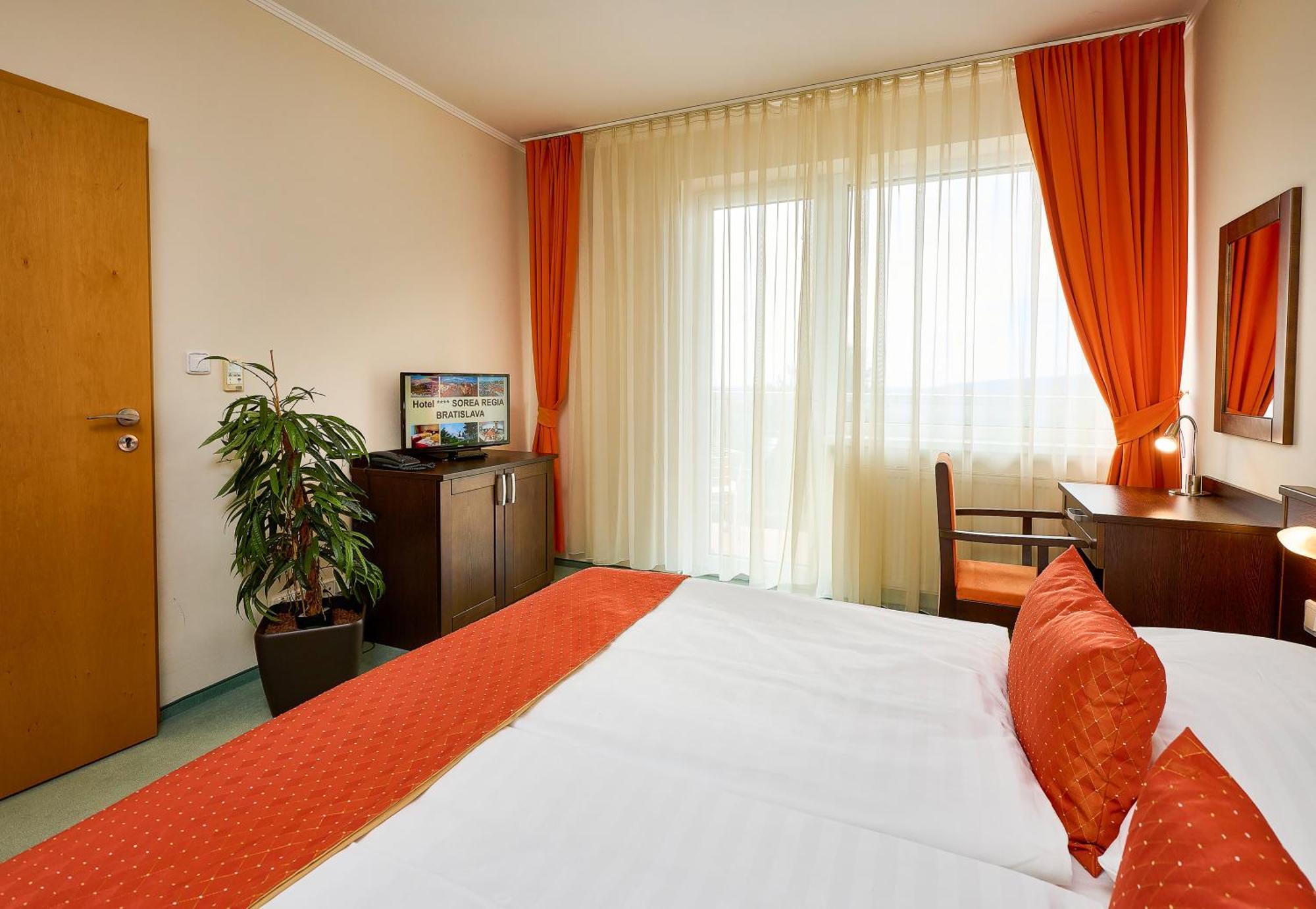 Hotel Sorea Regia Братислава Екстериор снимка