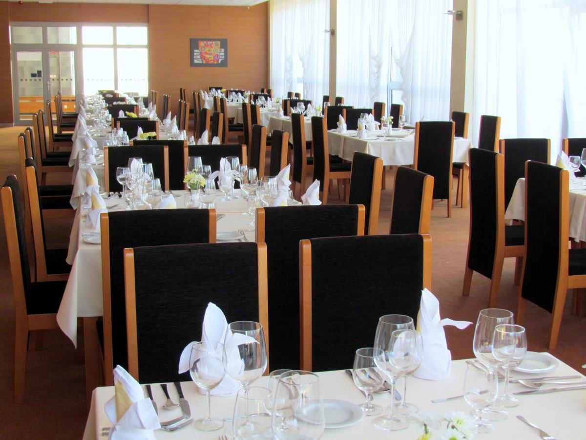 Hotel Sorea Regia Братислава Екстериор снимка